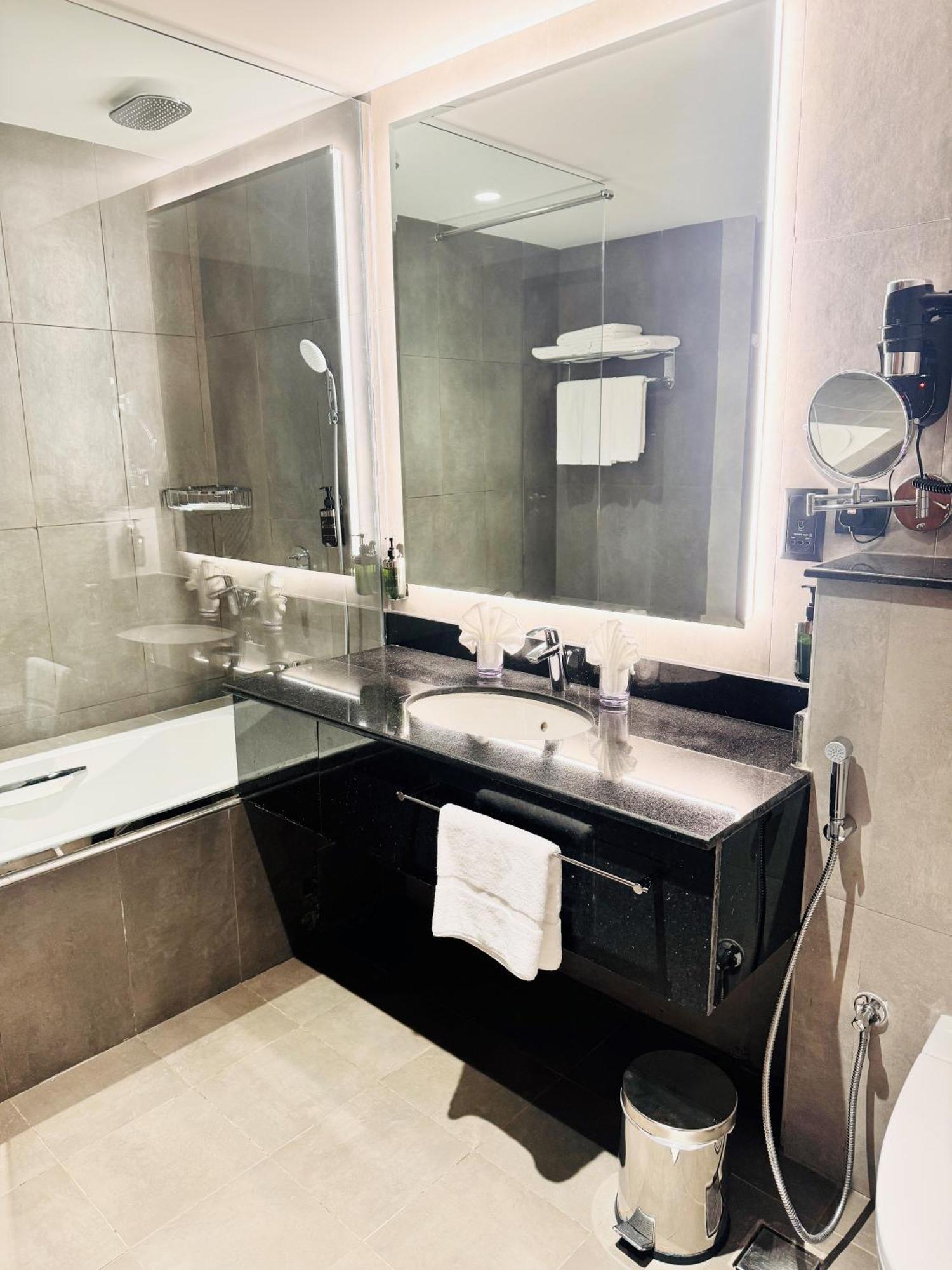 Kyriad Hotel 살랄라 외부 사진